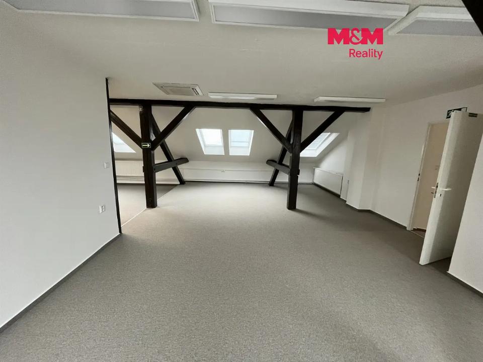 Pronájem komerčního prostoru 122 m²