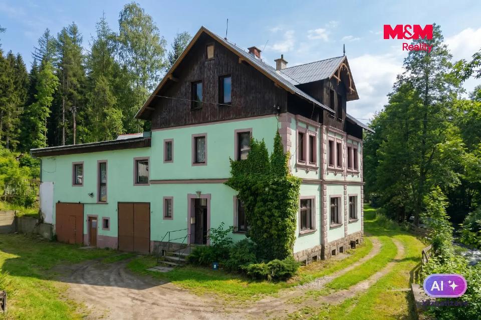 Prodej komerčního prostoru 2388 m²