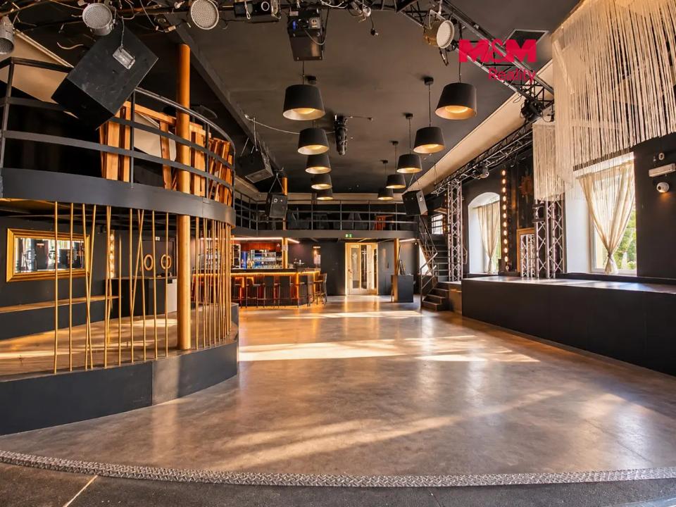 Pronájem komerčního prostoru 188 m²