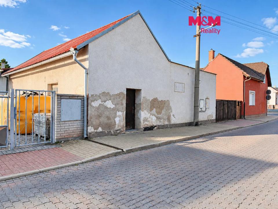 Pronájem komerčního prostoru 235 m²