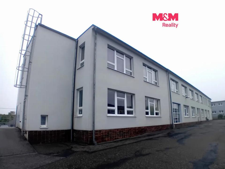 Pronájem komerčního prostoru 960 m²