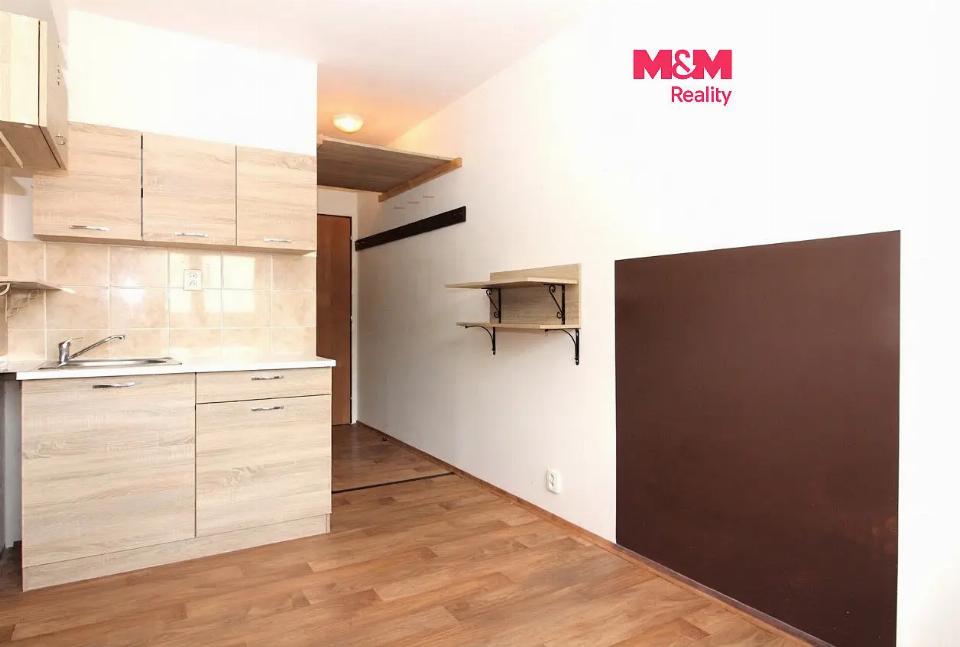 Pronájem garáže 12 m²