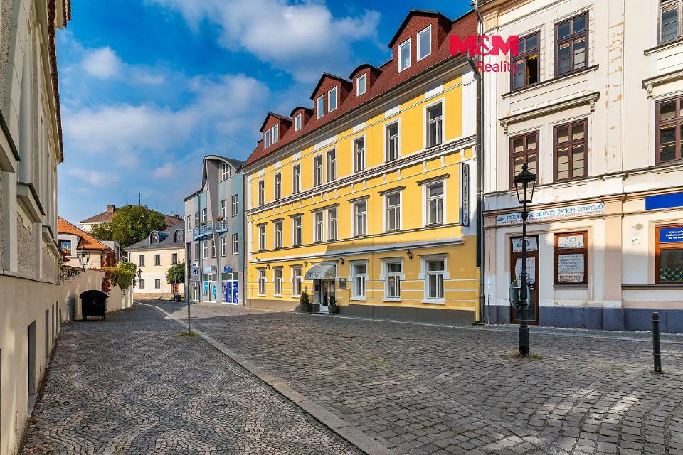 Prodej komerčního prostoru 961 m²
