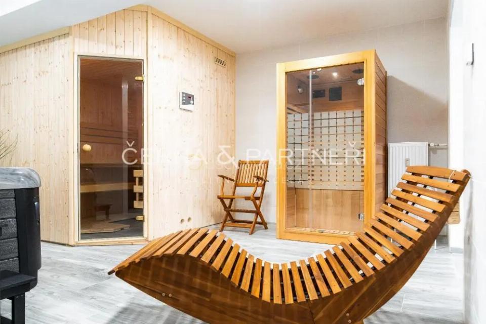Pronájem komerčního prostoru 105 m²