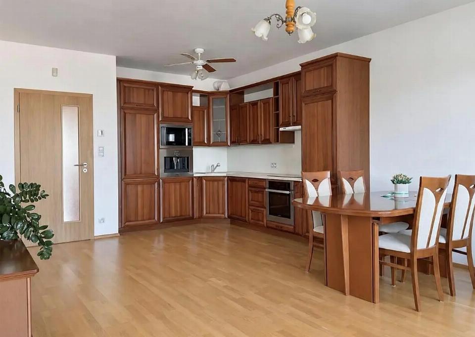 Pronájem bytu 100 m²