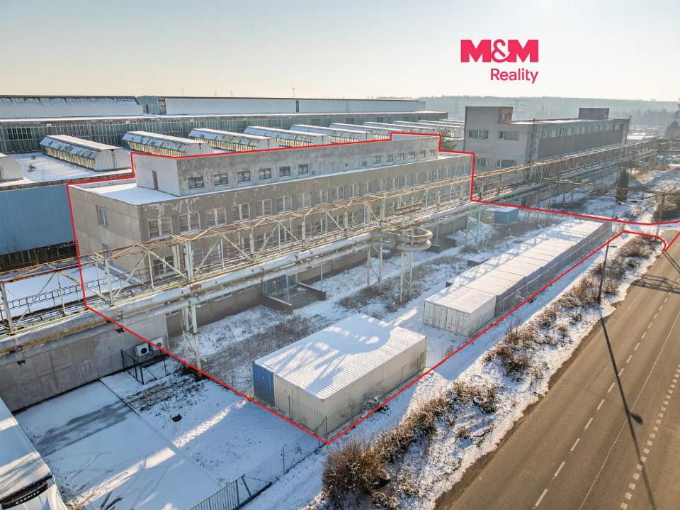 Prodej komerčního prostoru 3032 m²