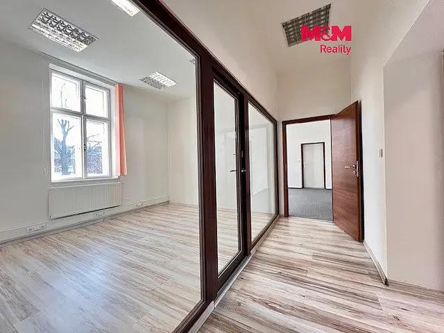 Pronájem komerčního prostoru 100 m²
