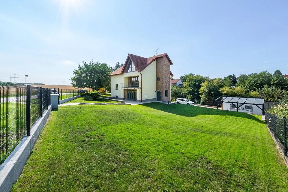 Pronájem domu 380 m²